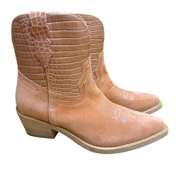 Stylish Tan Ankle Boots with Croc Detail - Picture 4 of 13